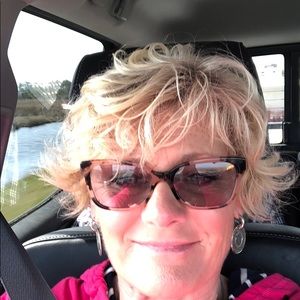 Meet your Posher, Pam